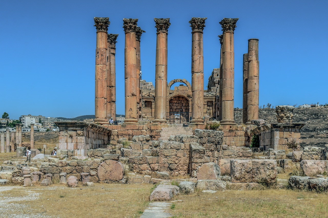 How Crowdsourcing Data Benefits Archaeological Research